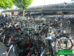 Parking przy dworcu centralnym w Amsterdamie